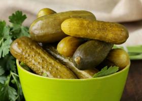 Маринованные огурцы как традиционный русский продукт