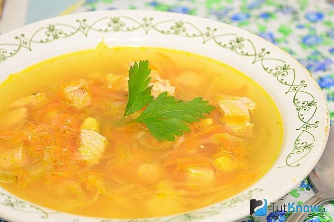 Тарелка куриного супа