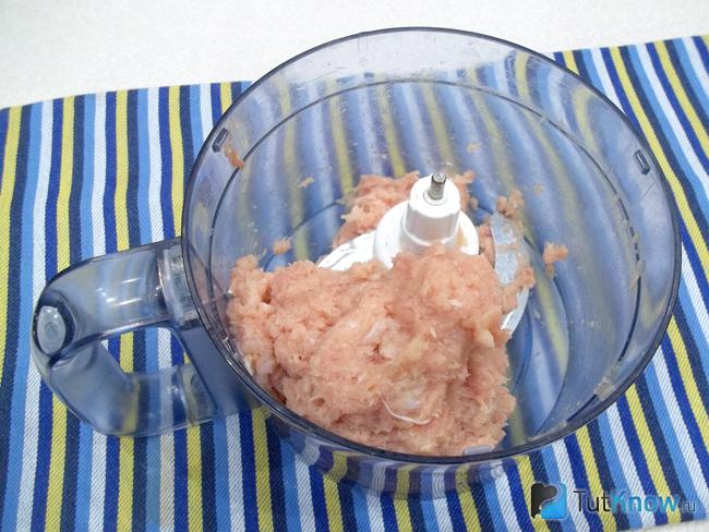 Куриное филе измельчено