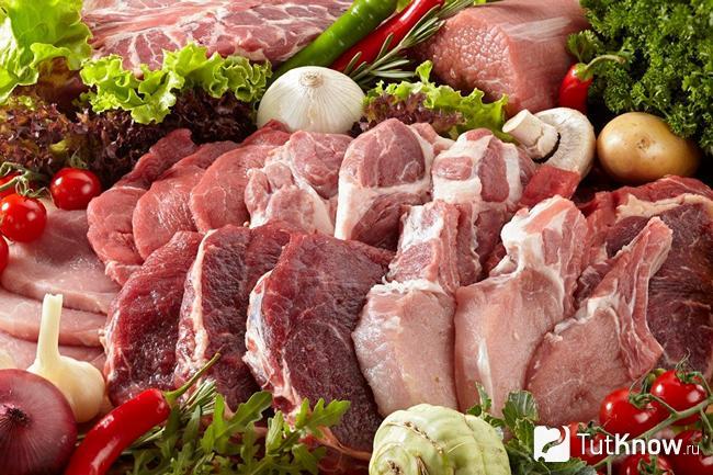 Кусочки различных сортов мяса