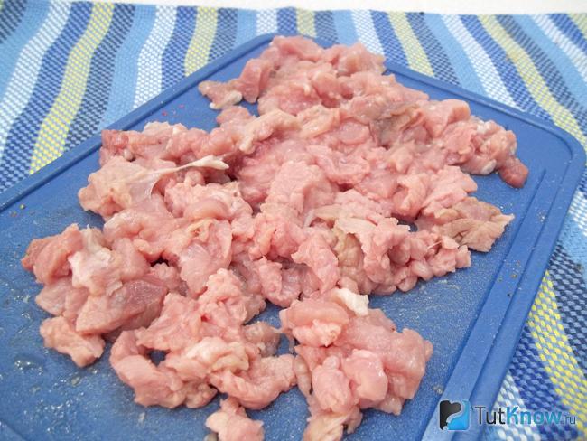 Мясо нарезано