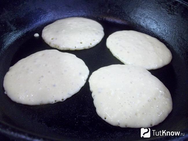 Пекутся оладушки