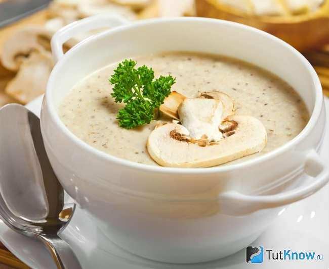 Суп с шампиньонами