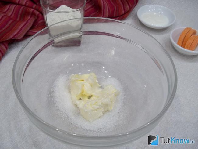 Масло соединено с сахаром
