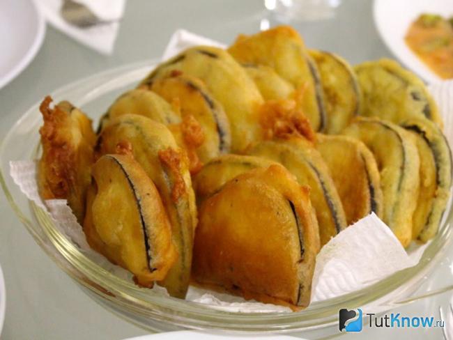 Баклажаны в кляре с чесноком