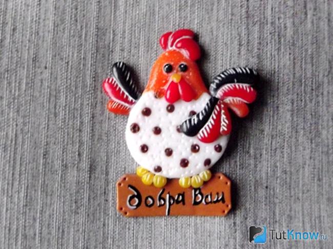 Дизайн готовой курочки из полимерной глины