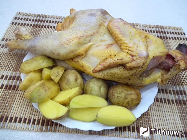 Курица вымыта, картофель нарезан