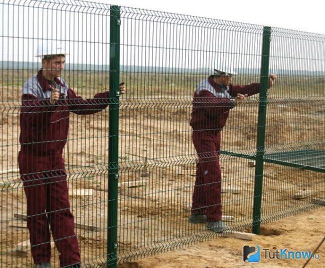 Монтаж забора из сетки гиттер