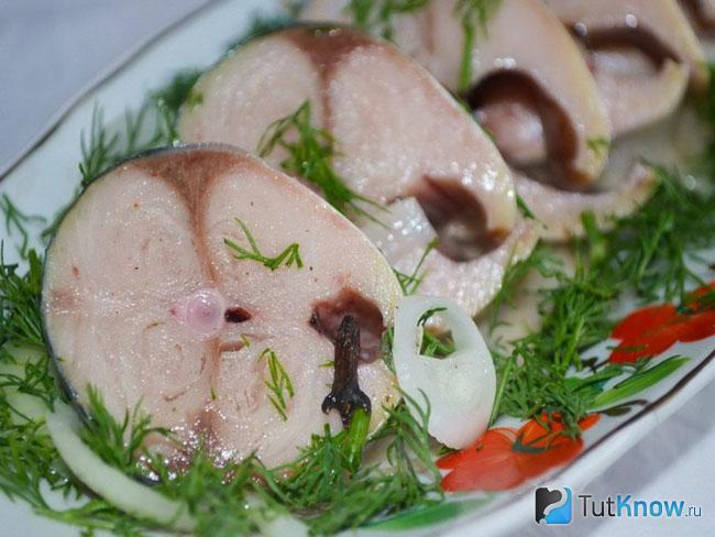 Маринованная скумбрия с соевым соусом и лимоном