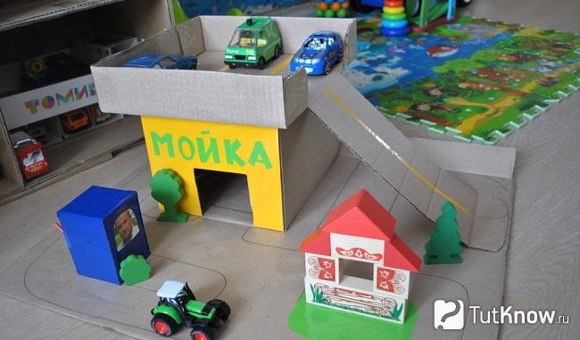 Игрушечный комплекс для машинок