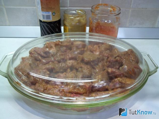 Продукты закрыты крышкой