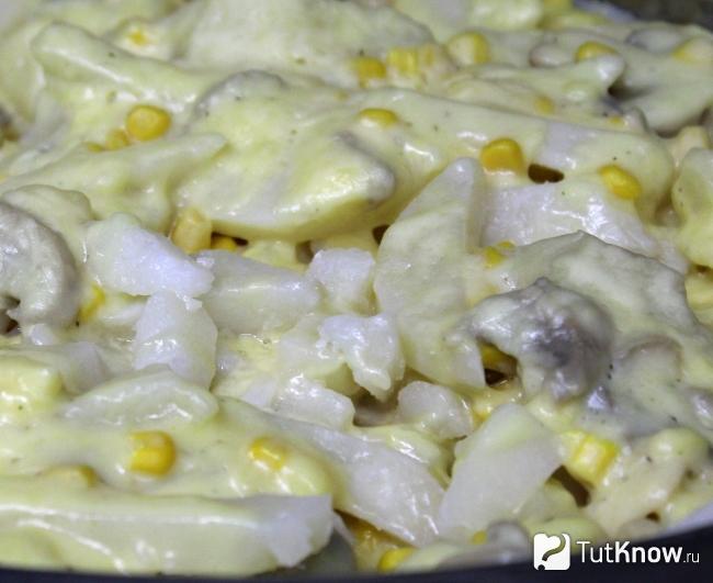 Салат с кукурузой и грибами говорушками