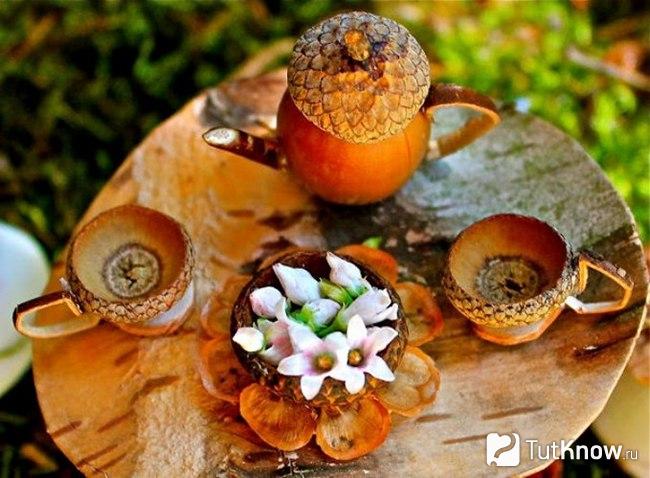 Набор игрушечной посуды для кукол из жёлудей