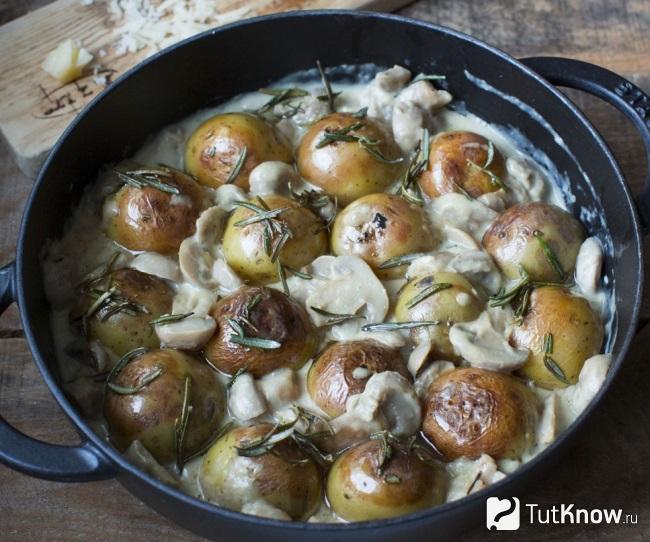 Запеченный картофель с розмарином