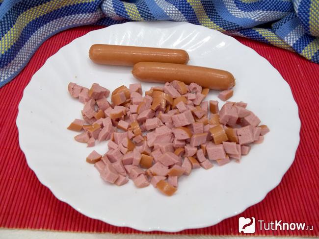Сосиски нарезаны