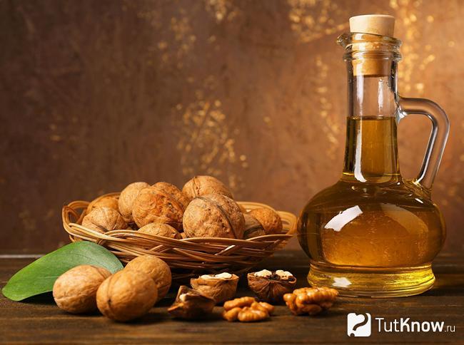 Бутылка с ореховым маслом