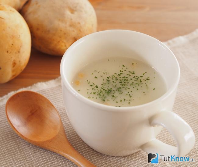 Пряный картофельный суп с майораном сушеным