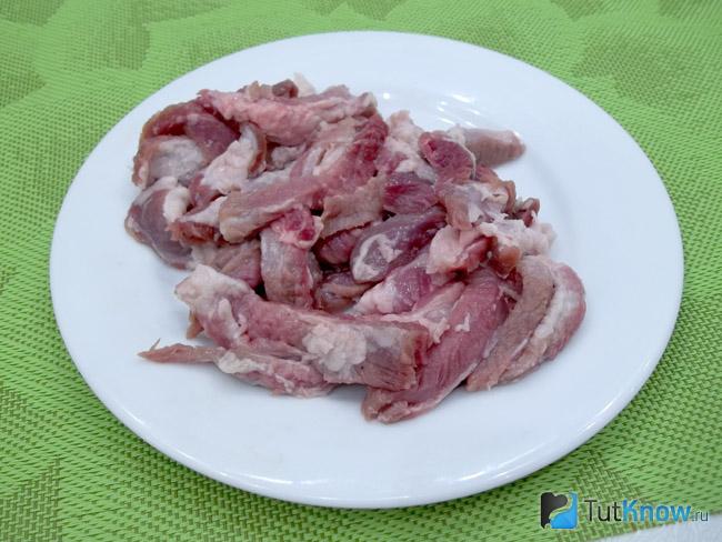 Мясо нарезано