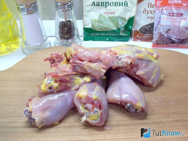 Курица нарезана