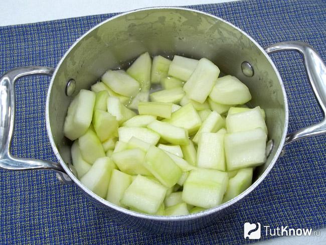 Кабачки пересыпаны сахаром