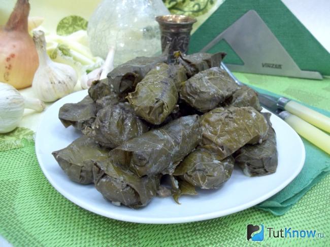 Готовая долма из замороженных листьев винограда