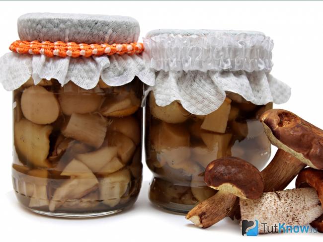 Готовые маринованные белые грибы