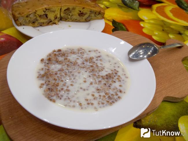 Готовая гречневая каша в микроволновке с молоком