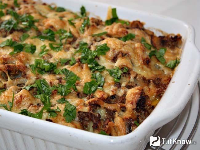 Запеканка с картошкой, грибами и курицей