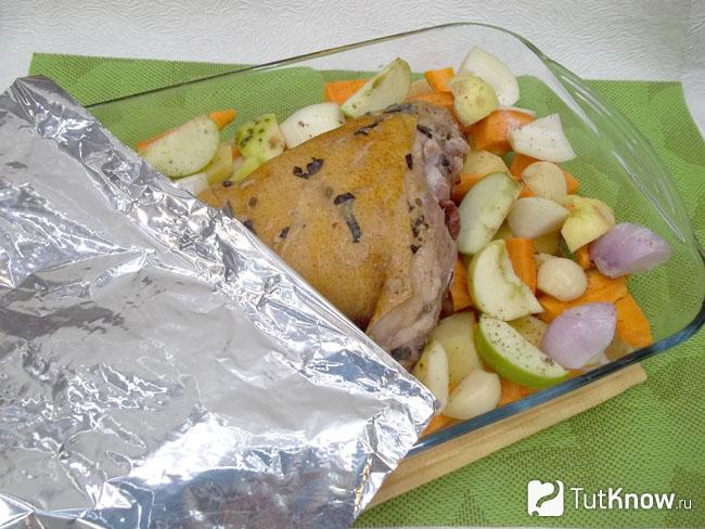 Продукты закрыты фольгой