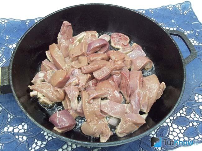 Печень жарится