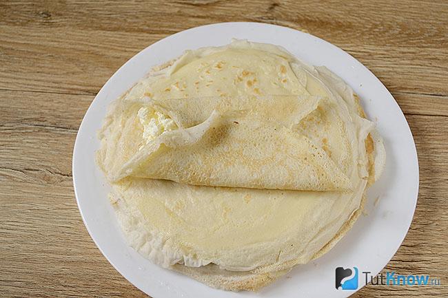 Заворачиваем блин с начинкой