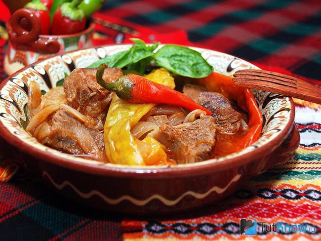 Говядина тушеная с черносливом