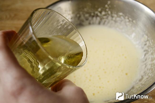 Добавляем растительное масло