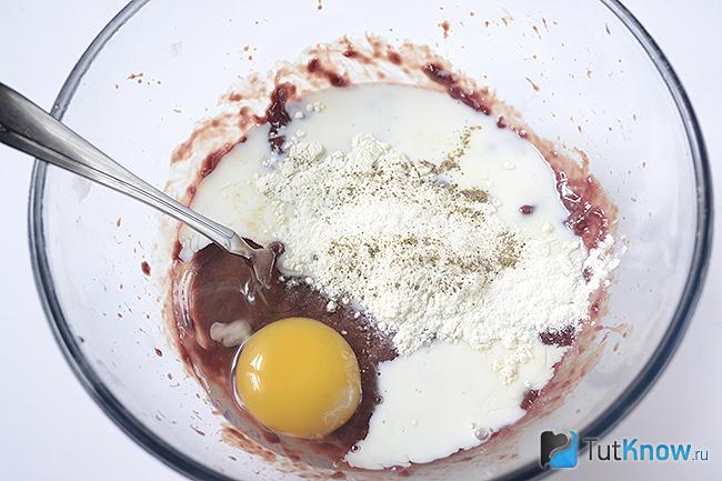 Свинная печень с яйцом, молоком и мукой
