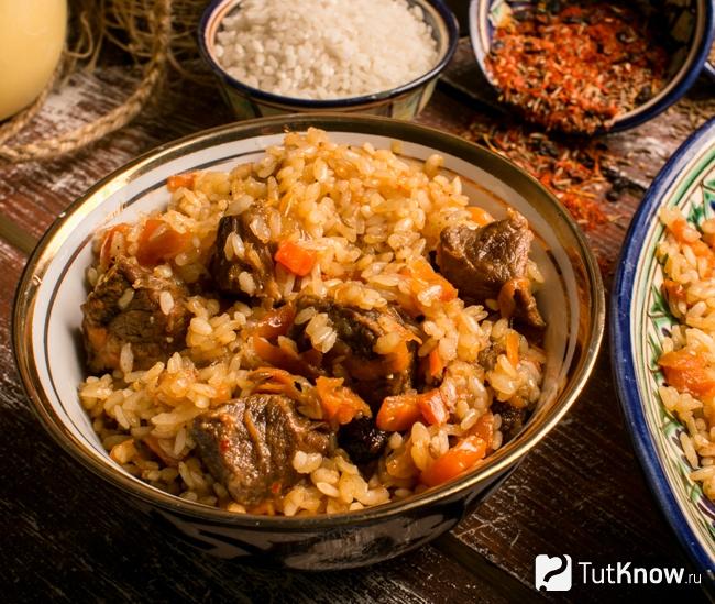 Плов с бараниной и бахаратом