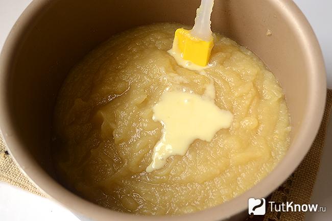 Яблочное пюре со сгущёнкой
