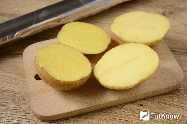 Половинки картофеля