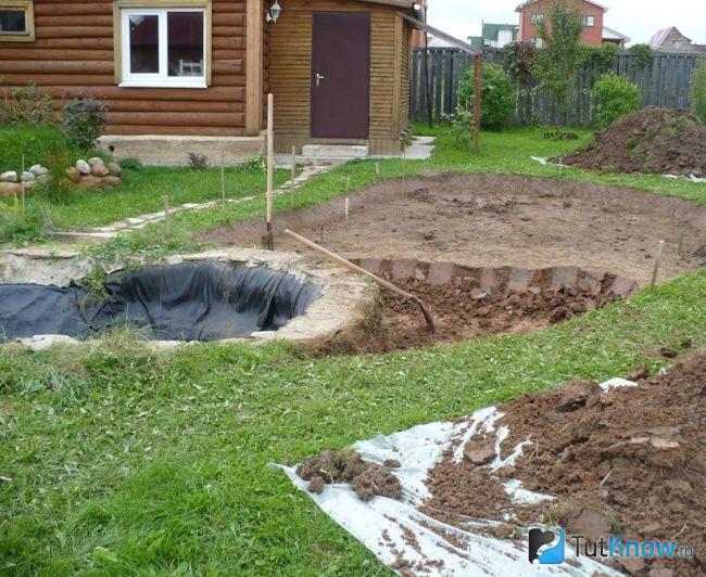 Гидроизоляция пруда для рыбы ПВХ-пленкой