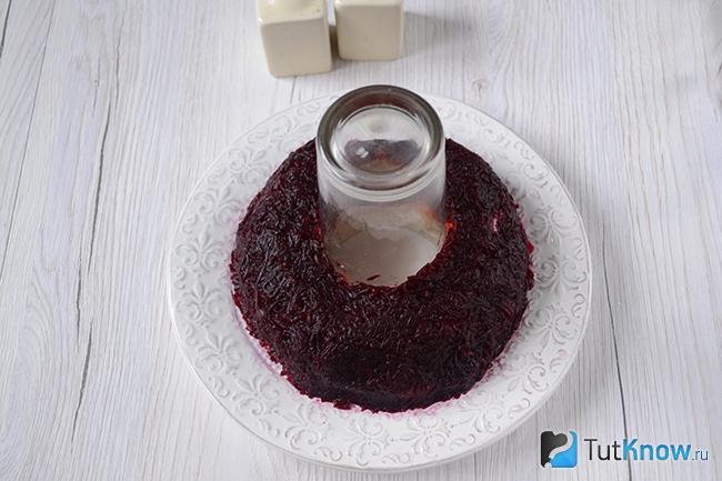 Пятый слой натертой отварной свёклы