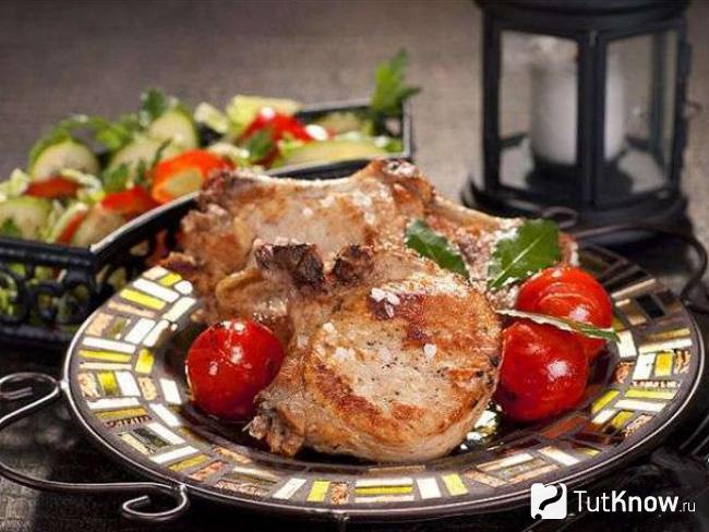 Свиная корейка с картофелем в мультиварке