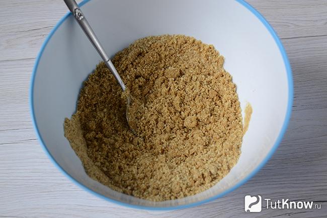 Влажная крошка печенья с маслом
