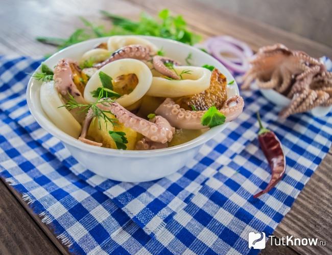 Рагу из осьминога с морским кокосом
