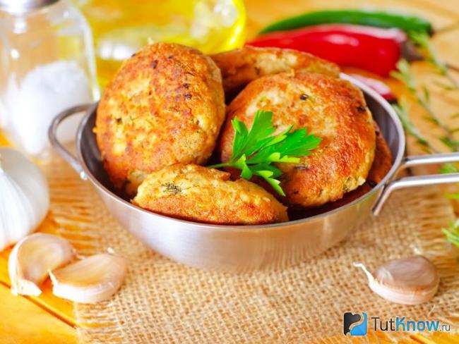 Котлеты из индейки с кабачком