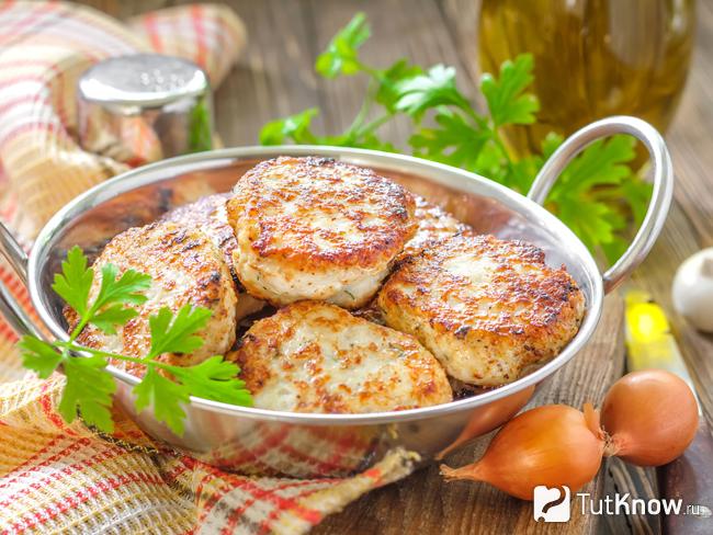 Диетические котлеты из индейки на пару