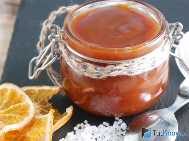 Соленая карамель из сметаны