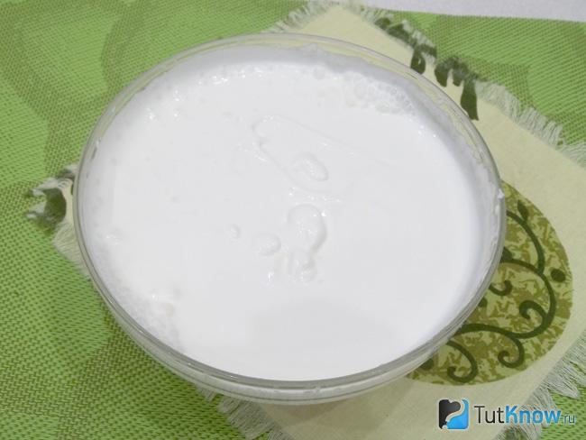 Сметана взбиты миксером