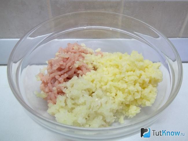 Продукты перекручены через мясорубку