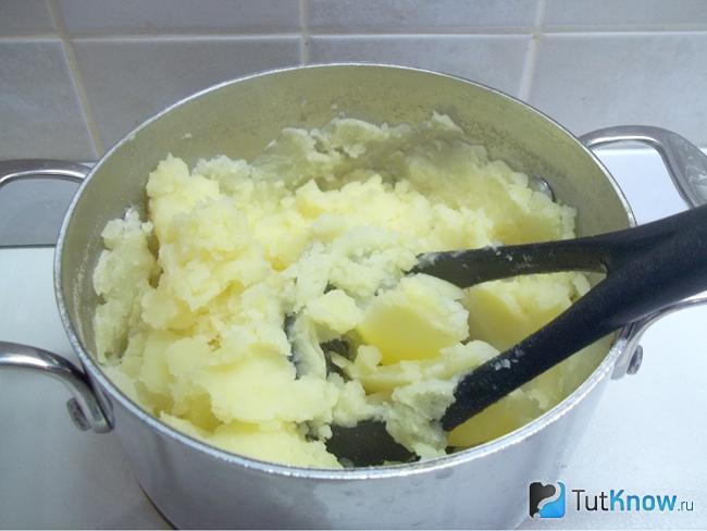 Картофель потолчен