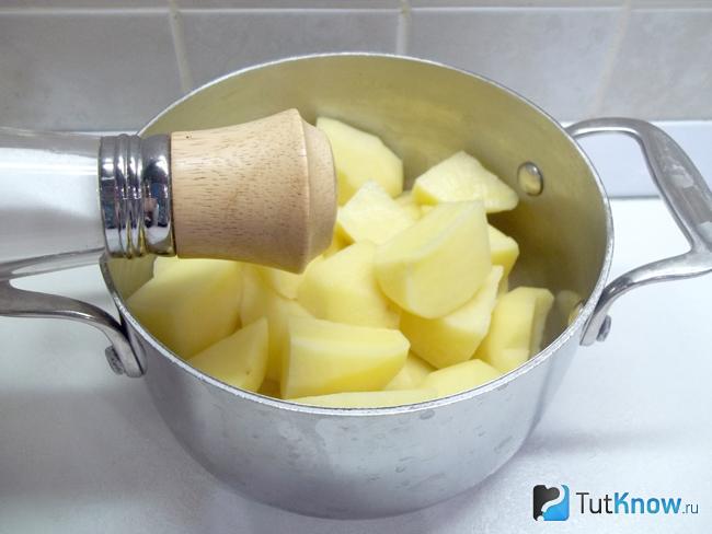 Картофель посолен
