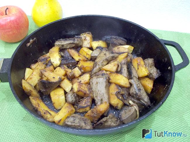 Продукты тушатся